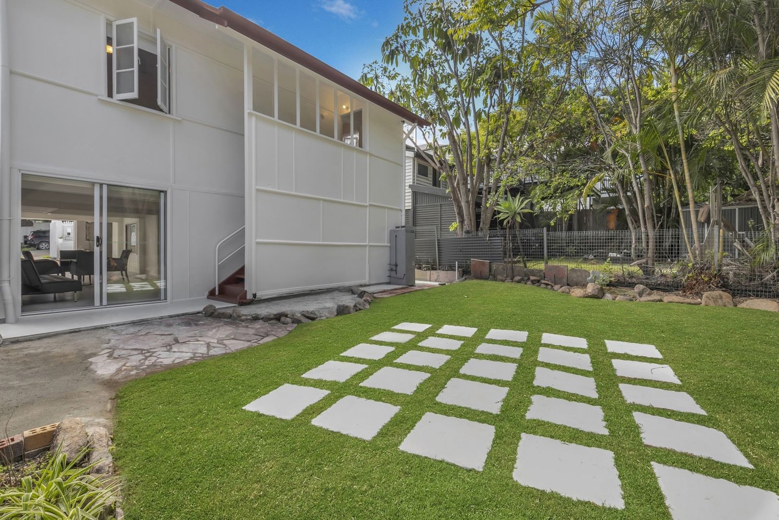 15 Harrogate Street, Woolloongabba QLD 4102