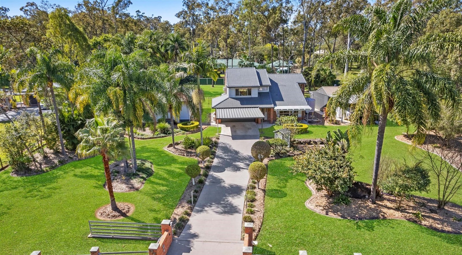 63-67 Kensington Drive MUNRUBEN QLD