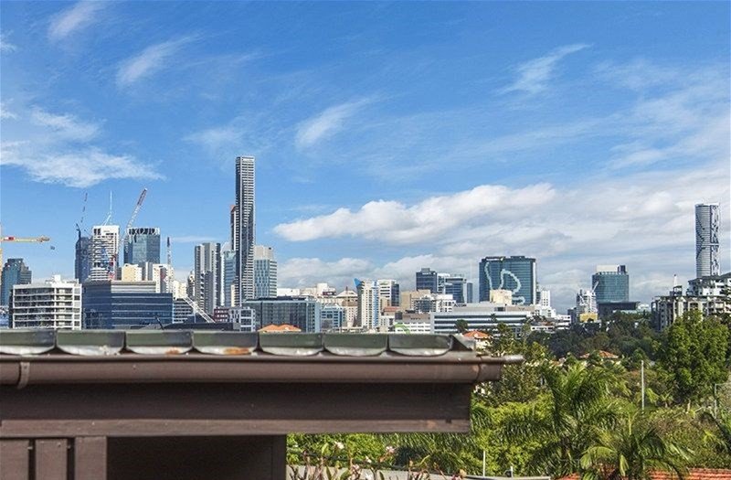 26 Toorak Road HAMILTON QLD