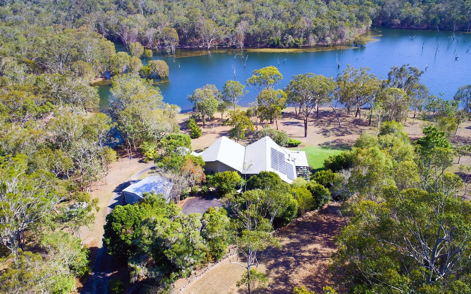 10-12 Lakeside Drive, Tinaroo QLD 4872
