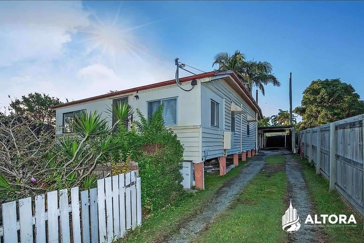 33 MANILA STREET, BEENLEIGH QLD 4207