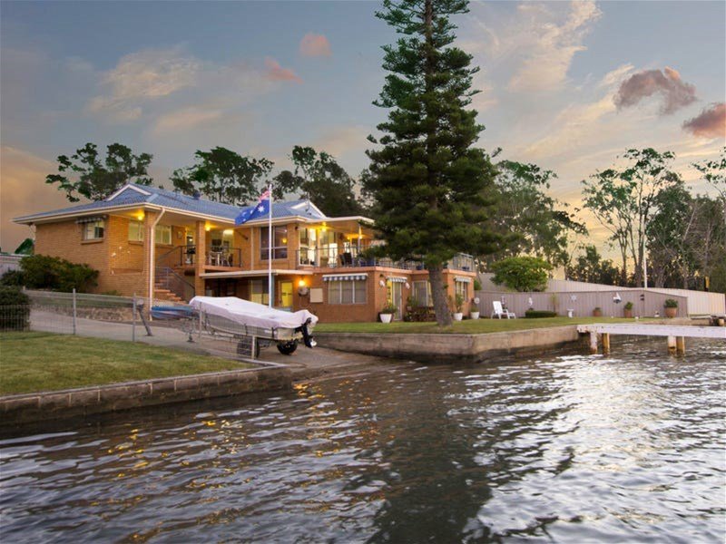 7 Albert Street BONNELLS BAY NSW