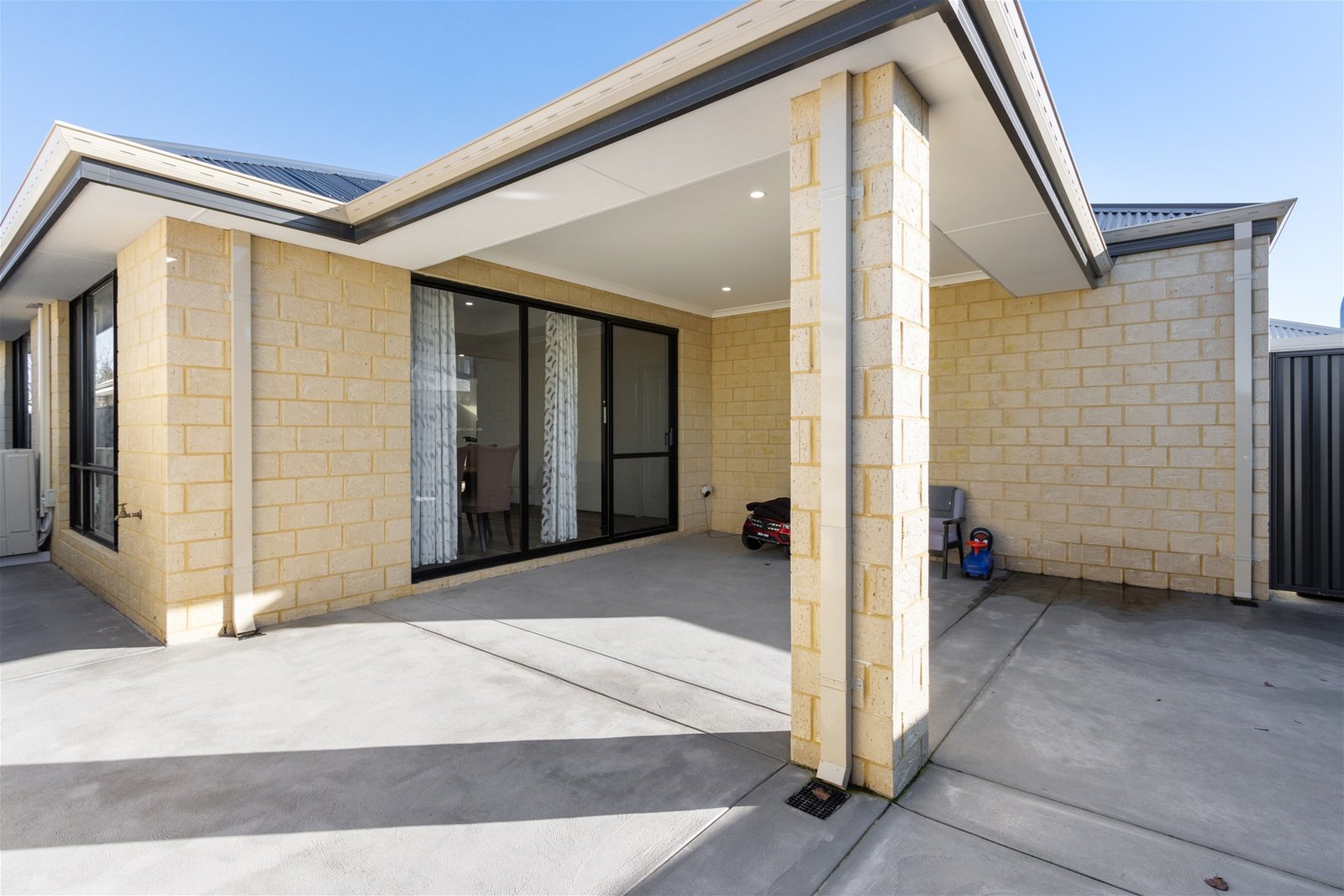 26B Riva Entrance PIARA WATERS WA