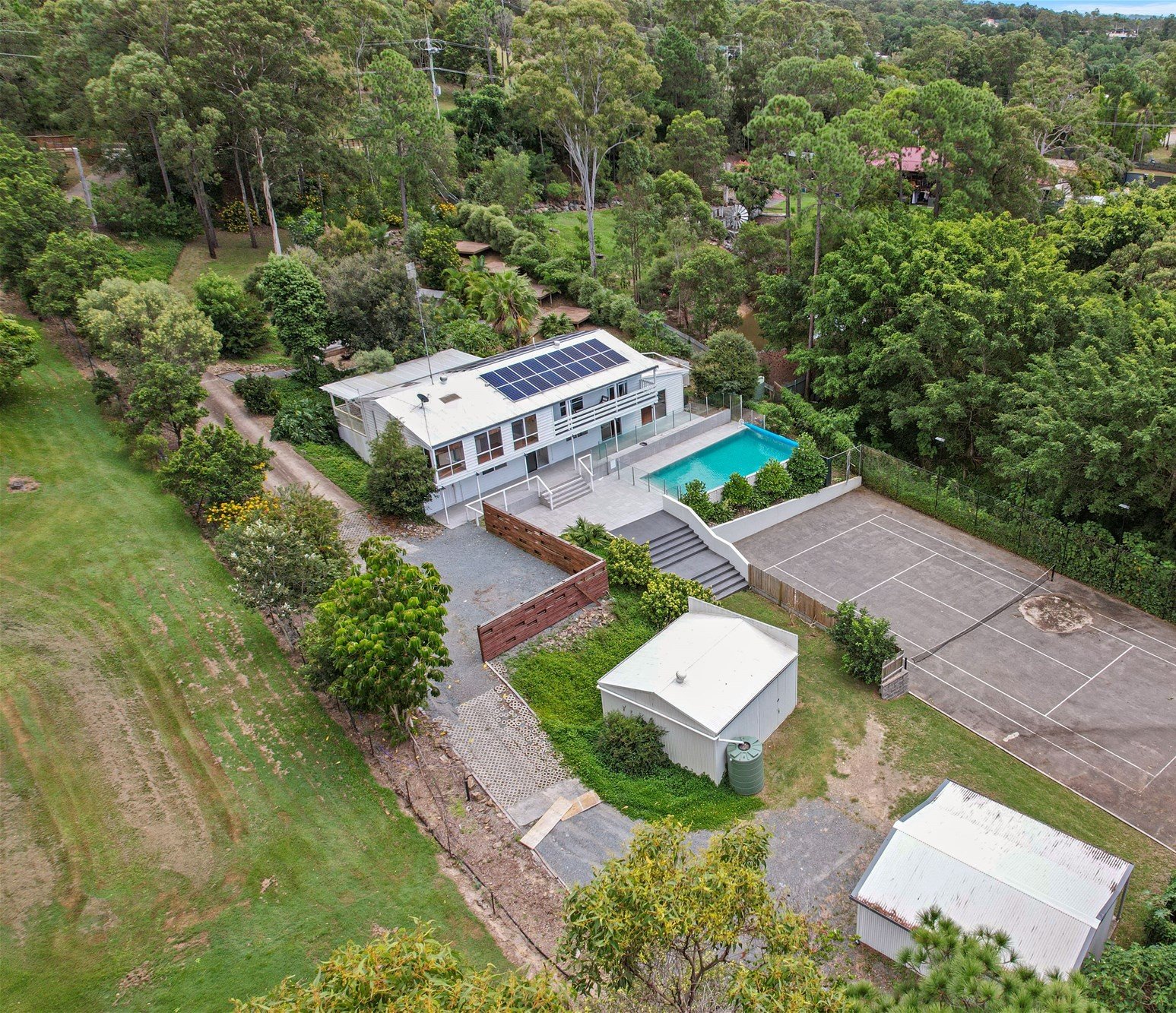 138-140 Glade Drive GAVEN QLD