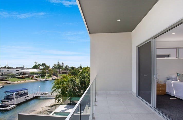 1/16 Sheridan Park Avenue BROADBEACH WATERS QLD