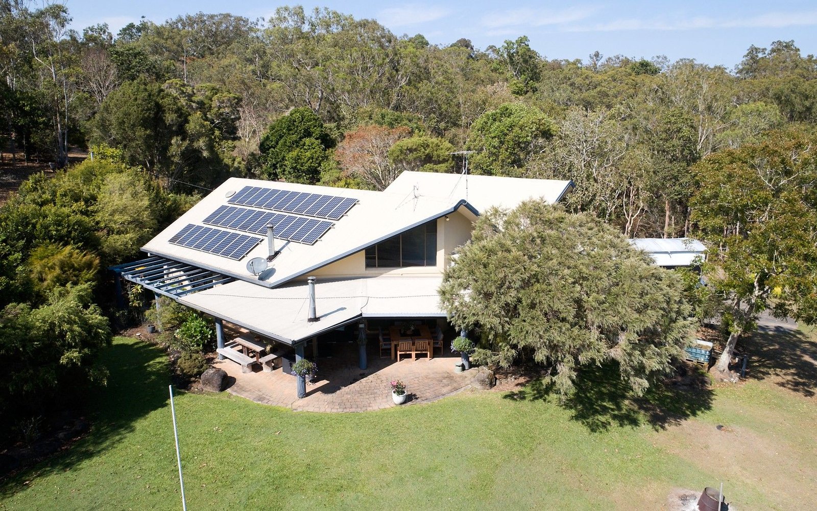 10-12 Lakeside Drive, Tinaroo QLD 4872