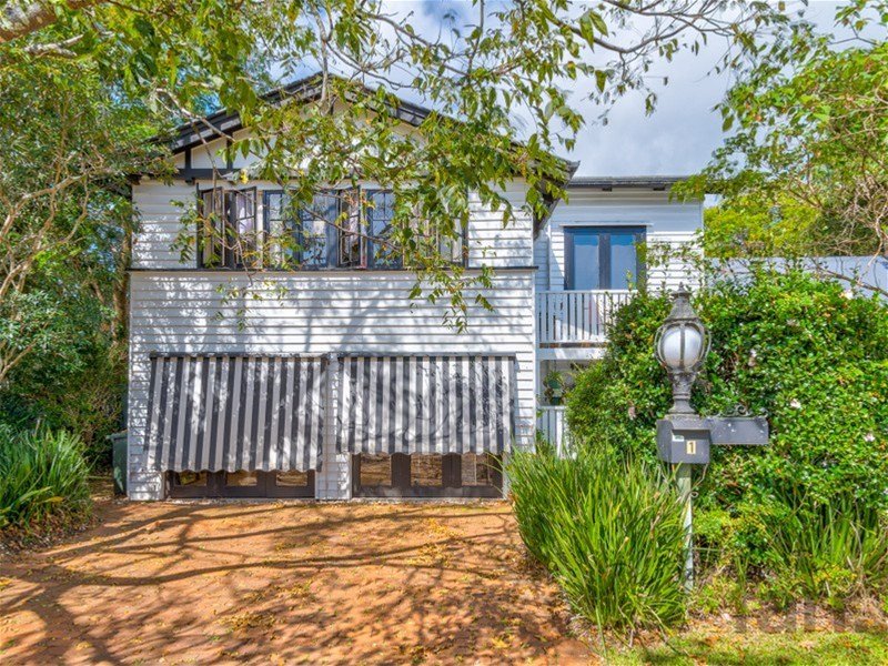 104 Long Road TAMBORINE MOUNTAIN QLD