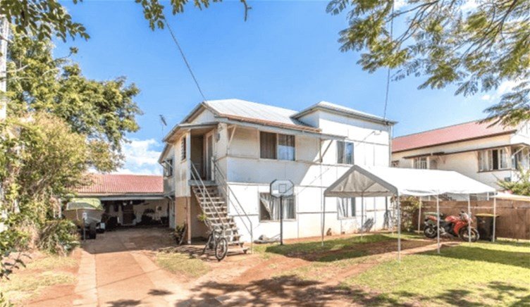 3 Eversleigh Road SCARBOROUGH QLD