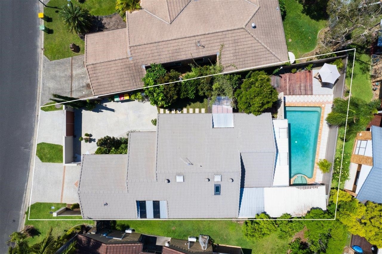 8 Regensberg Close VARSITY LAKES QLD